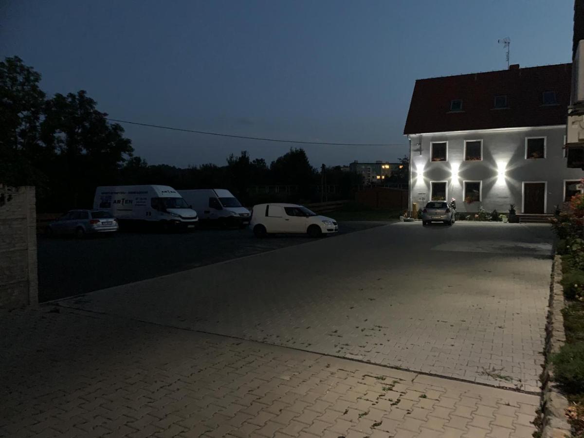Zajazd Zacheta Kamienna Gora Buitenkant foto