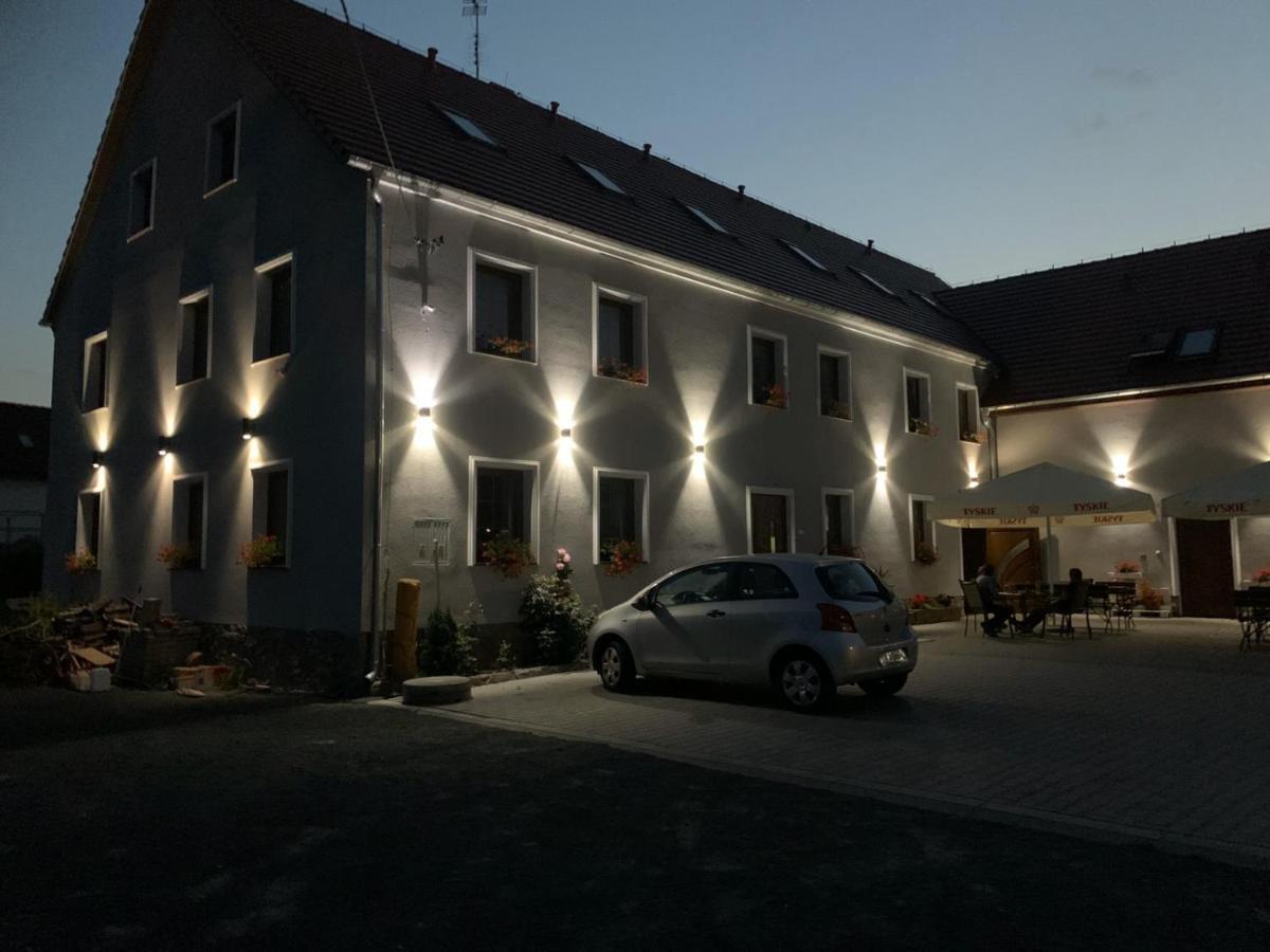 Zajazd Zacheta Kamienna Gora Buitenkant foto