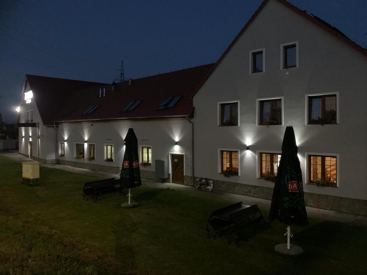 Zajazd Zacheta Kamienna Gora Buitenkant foto